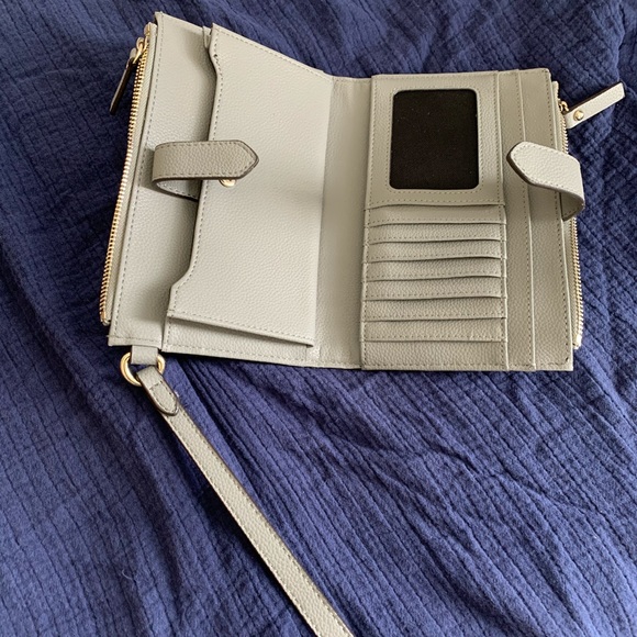 Gray leather wristlet - Picture 2 of 7